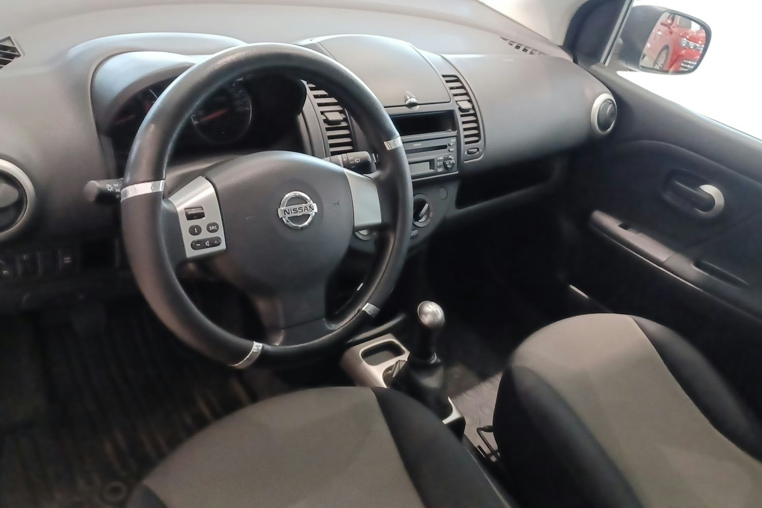 ruskea (beige) Nissan Note 2010 kuva 7.