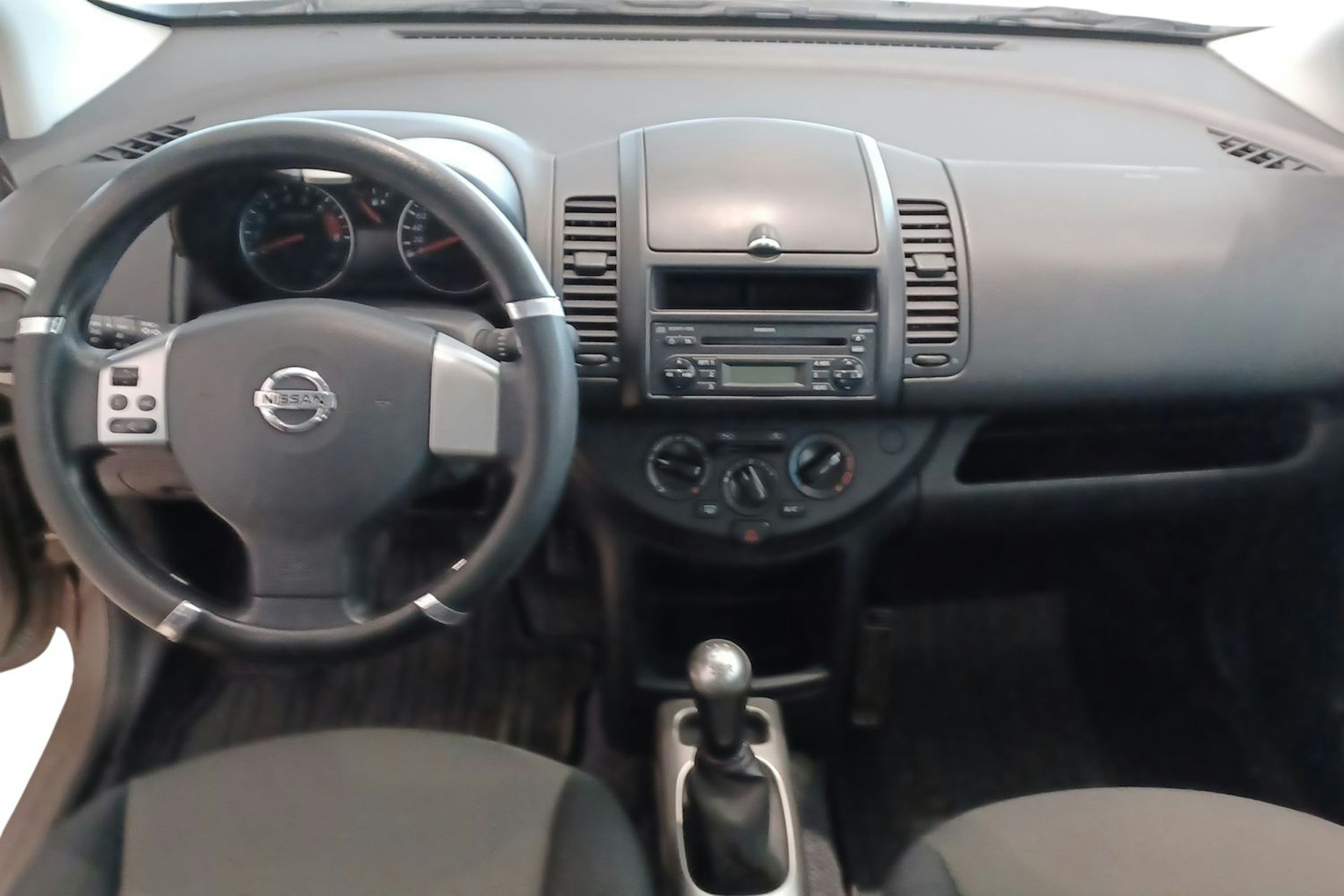 ruskea (beige) Nissan Note 2010 kuva 9.