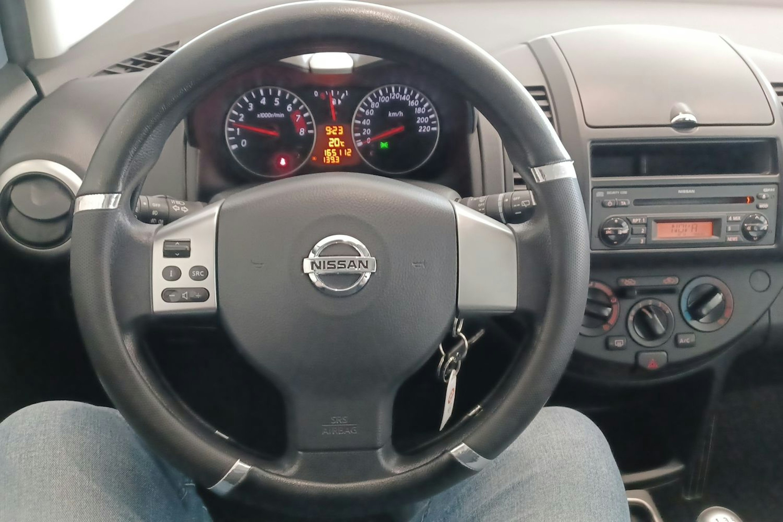 ruskea (beige) Nissan Note 2010 kuva 15.