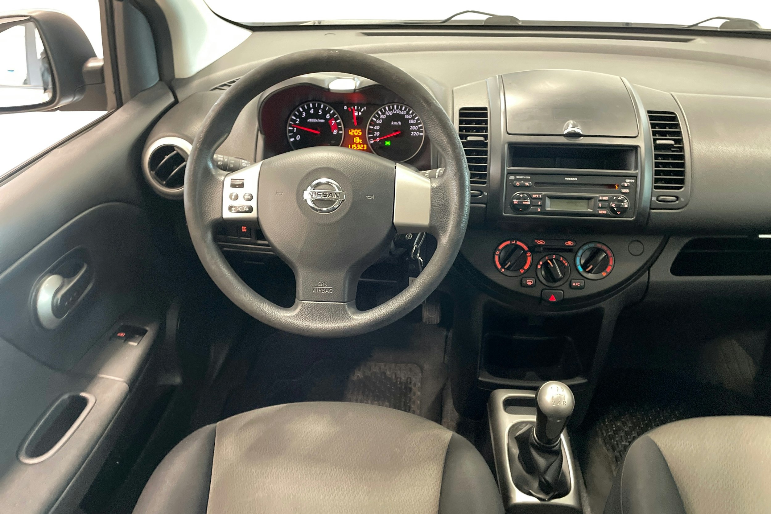 ruskea (beige) Nissan Note 2010 kuva 9.