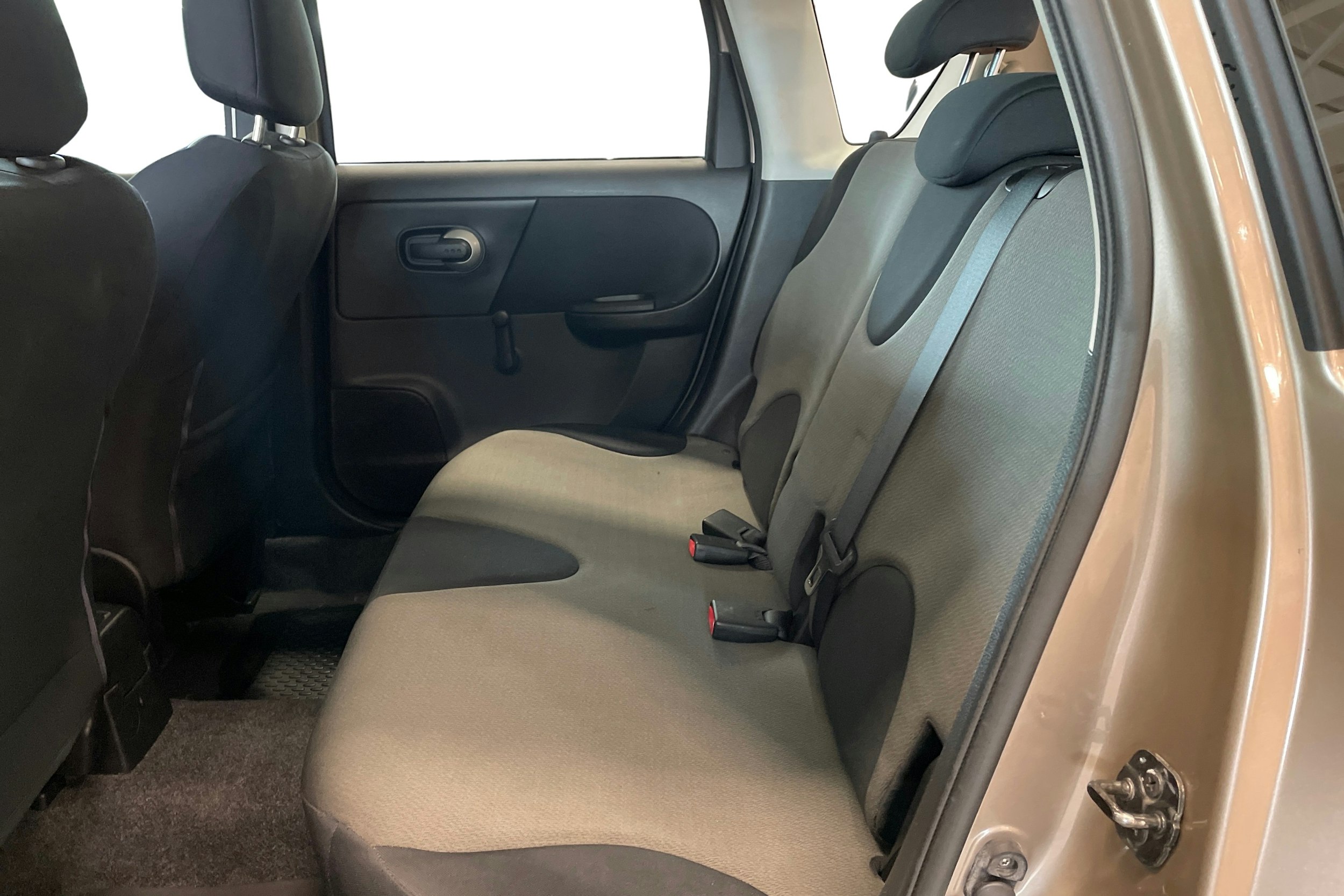 ruskea (beige) Nissan Note 2010 kuva 10.