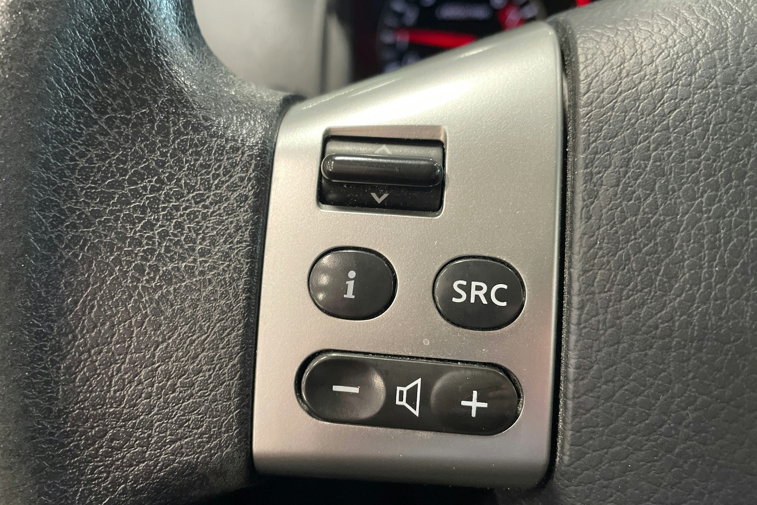 ruskea (beige) Nissan Note 2010 kuva 16.