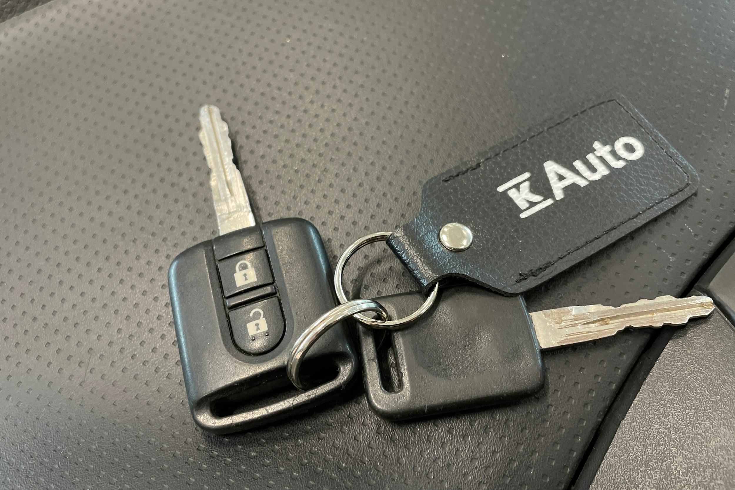 ruskea (beige) Nissan Note 2010 kuva 23.