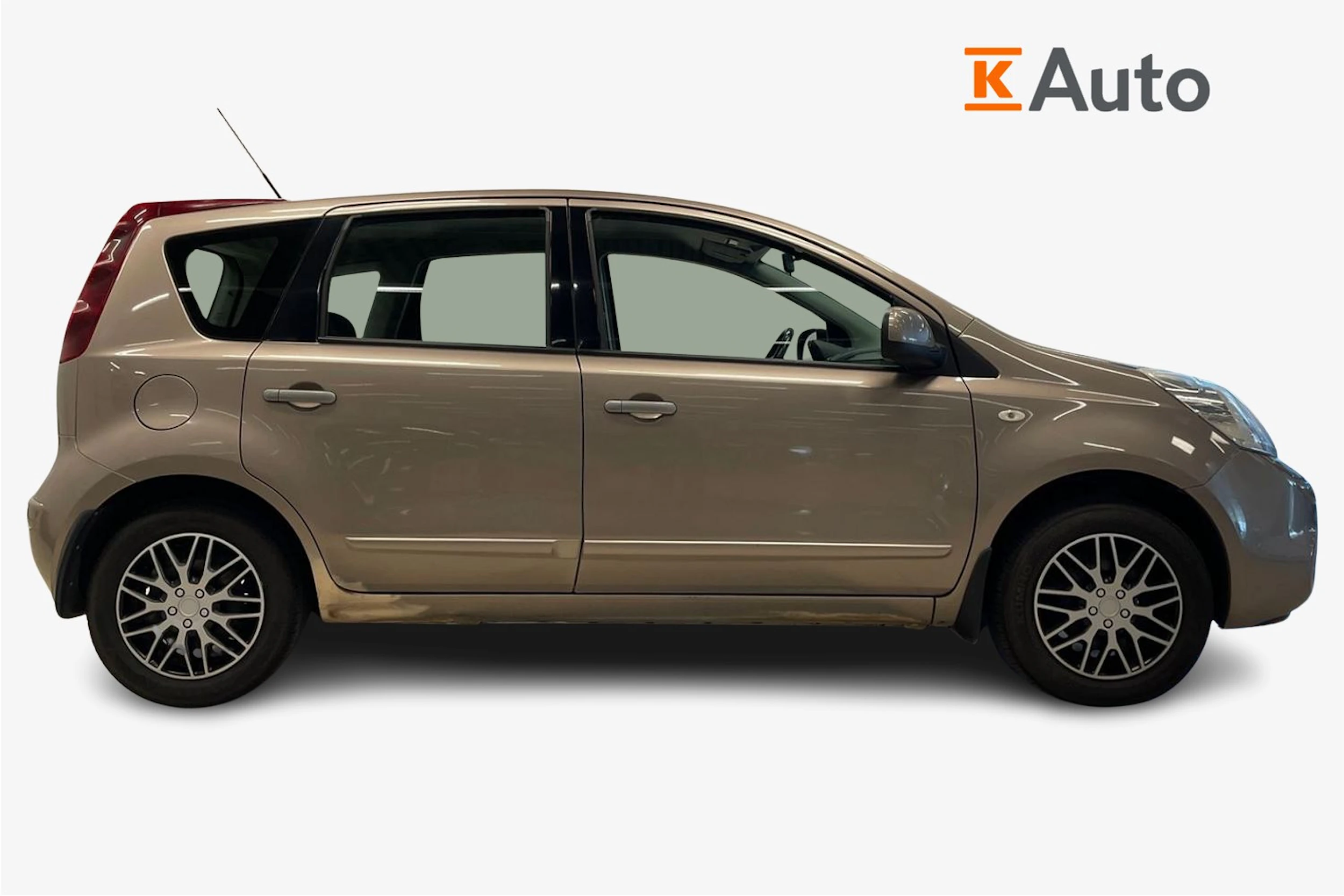 Ruskea (beige) Nissan Note 2011 kuva 5.