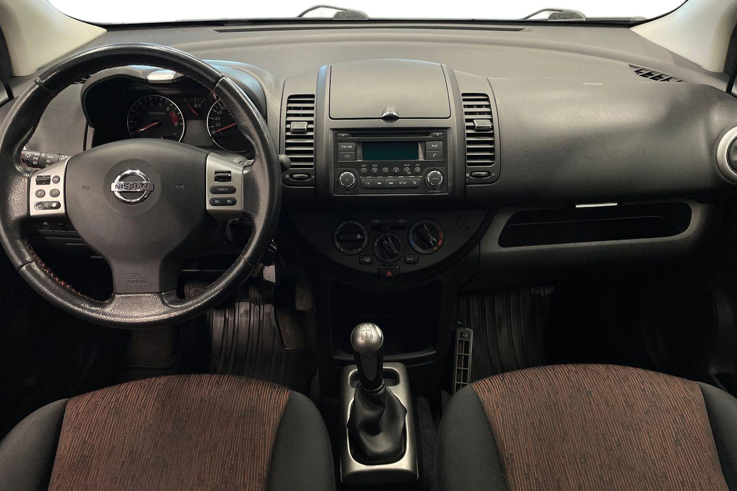 Ruskea (beige) Nissan Note 2011 kuva 7.