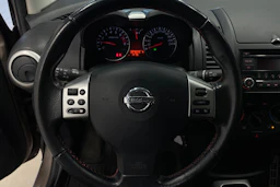 Ruskea (beige) Nissan Note 2011 kuva 13.