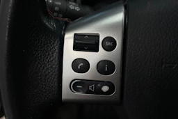 Ruskea (beige) Nissan Note 2011 kuva 14.