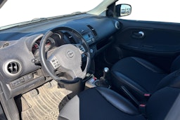 sininen Nissan Note 2012 kuva 3.