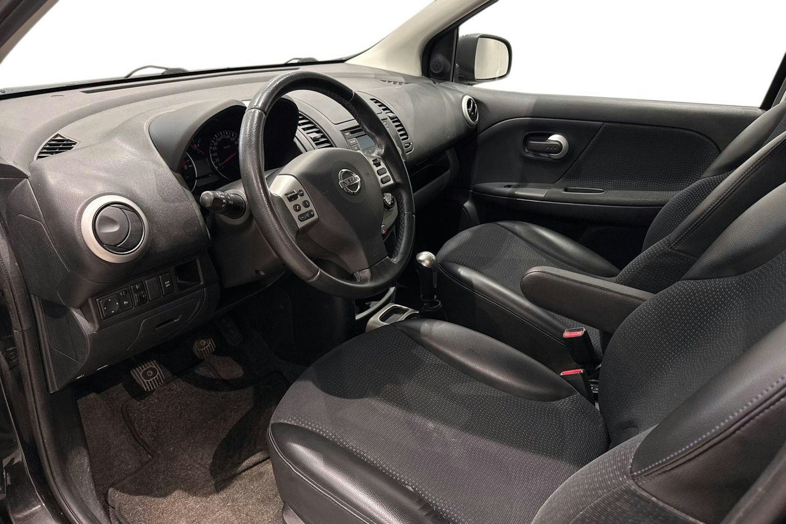 musta Nissan Note 2013 kuva 7.