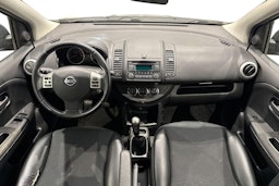 musta Nissan Note 2013 kuva 9.
