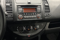 musta Nissan Note 2013 kuva 18.