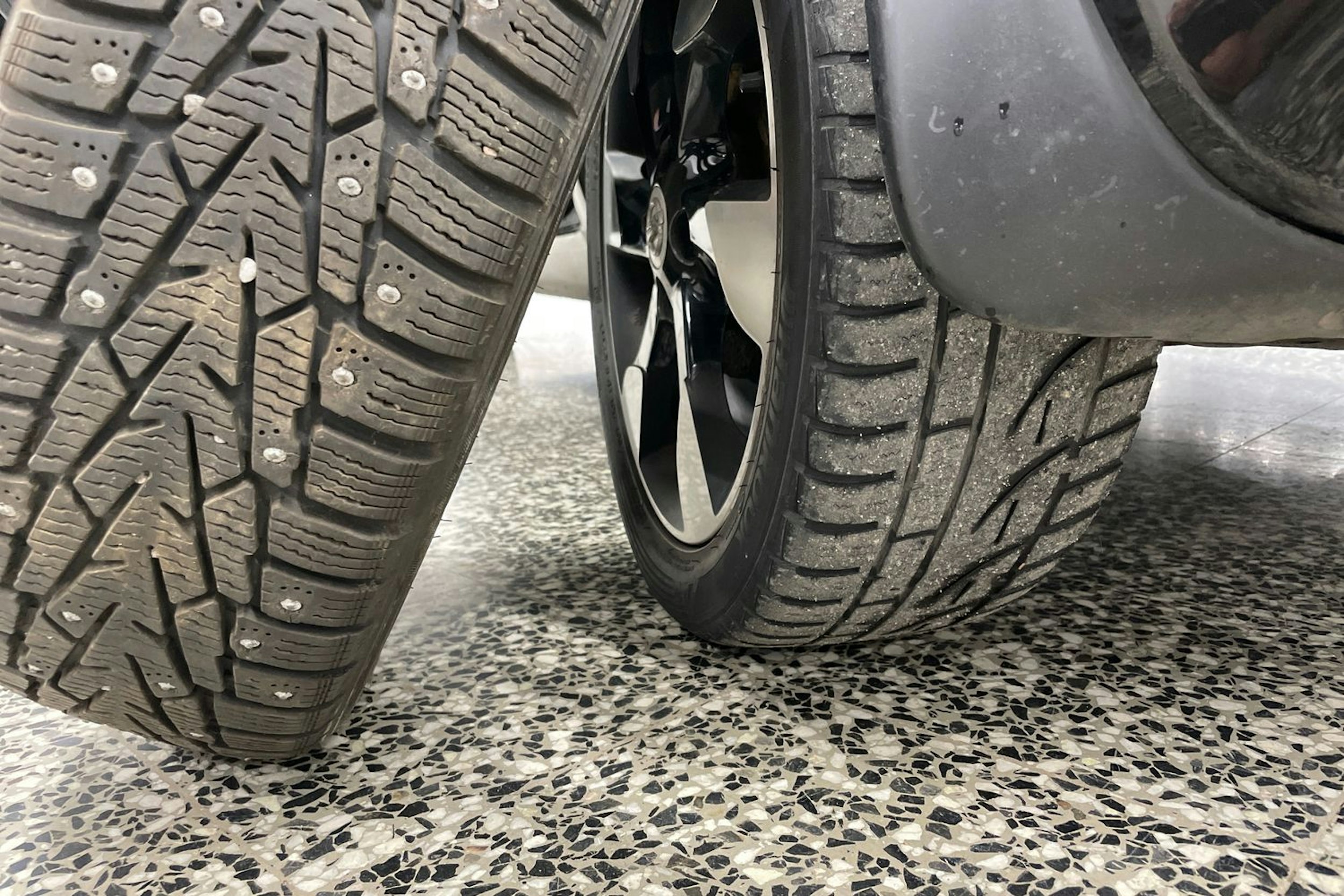 musta Nissan Note 2013 kuva 14.