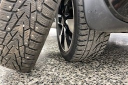 musta Nissan Note 2013 kuva 14.