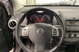 musta Nissan Note 2013 kuva 16.