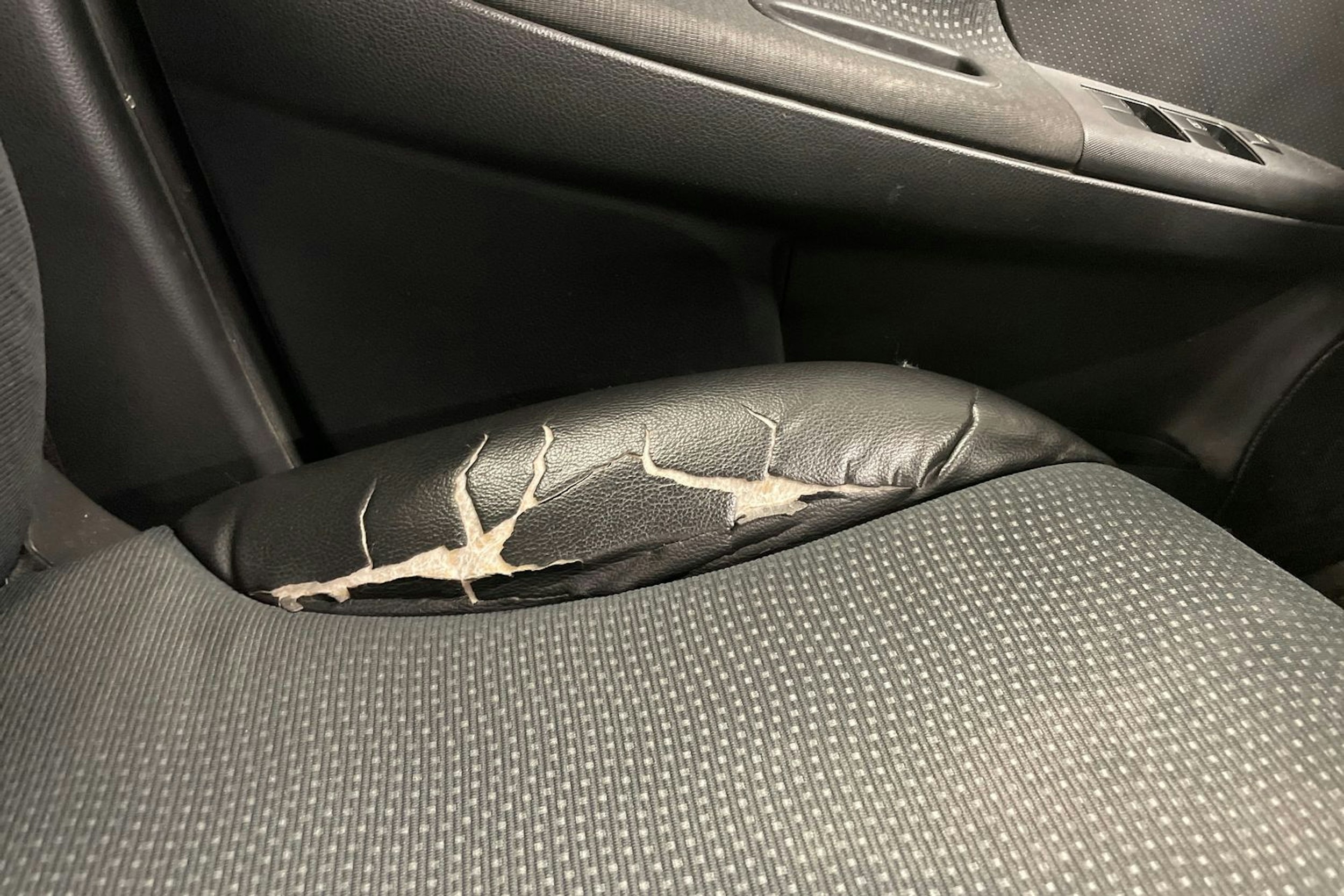 musta Nissan Note 2013 kuva 22.