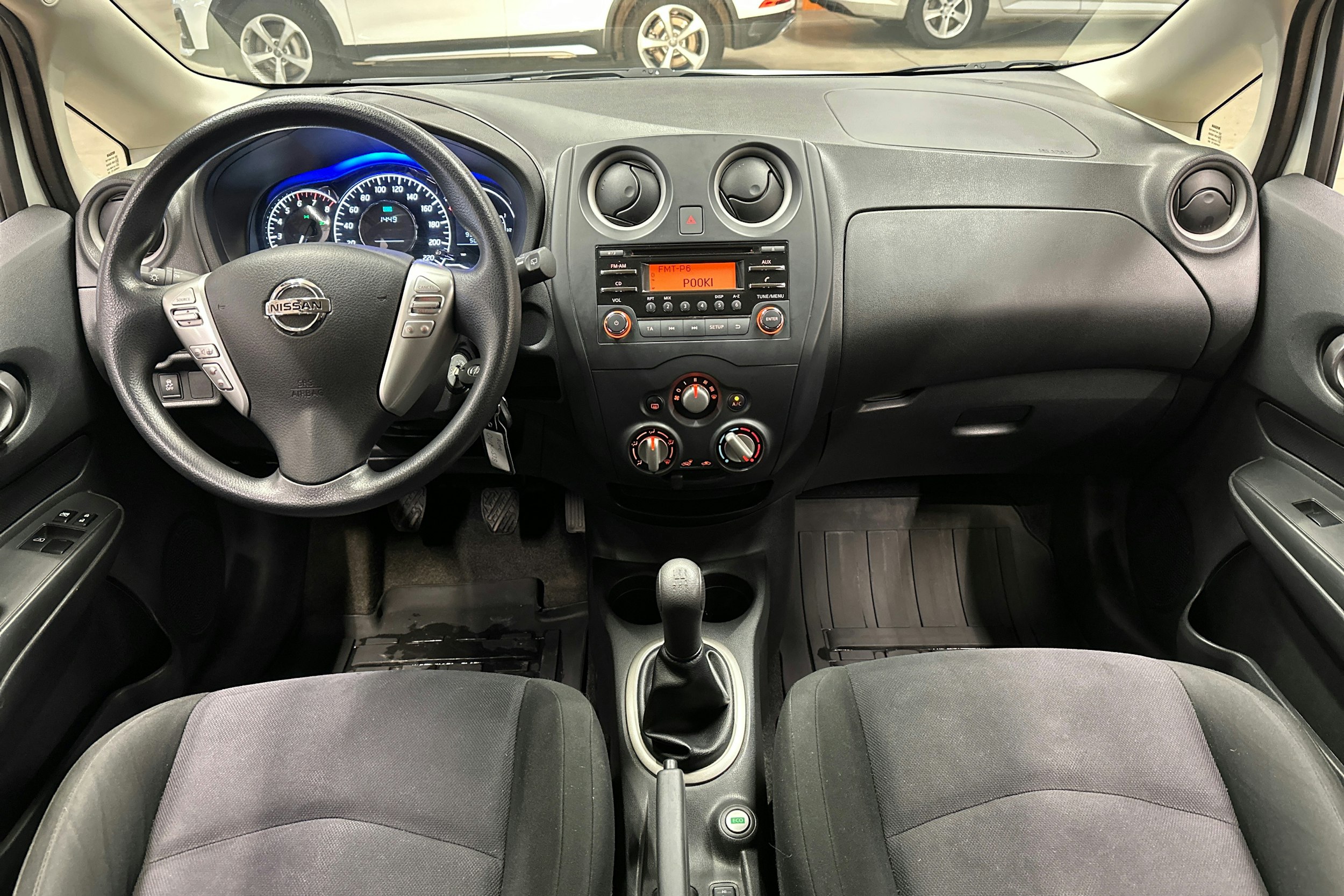 valkoinen Nissan Note 2013 kuva 7.