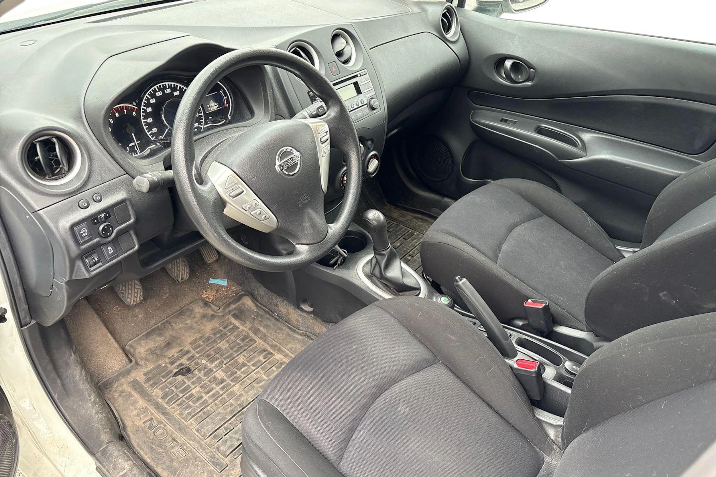 valkoinen Nissan Note 2014 kuva 3.