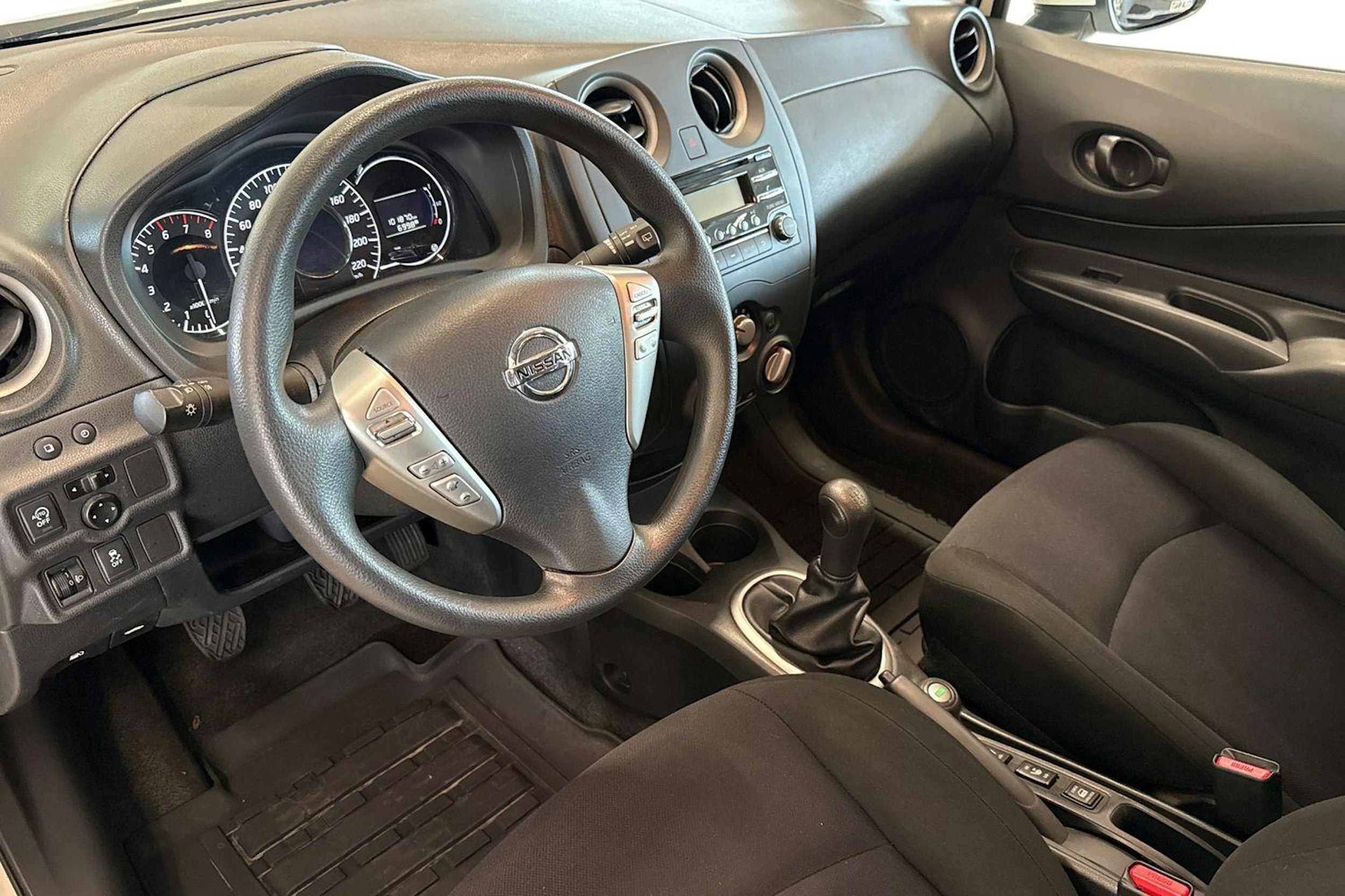 valkoinen Nissan Note 2014 kuva 7.