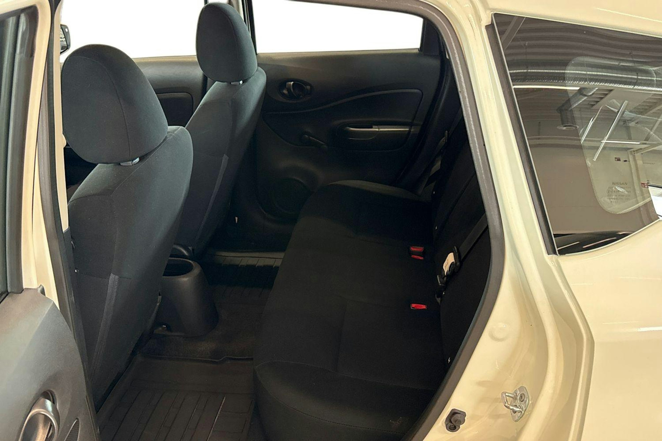 valkoinen Nissan Note 2014 kuva 10.