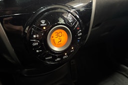 Punainen Nissan Note 2014 kuva 21.