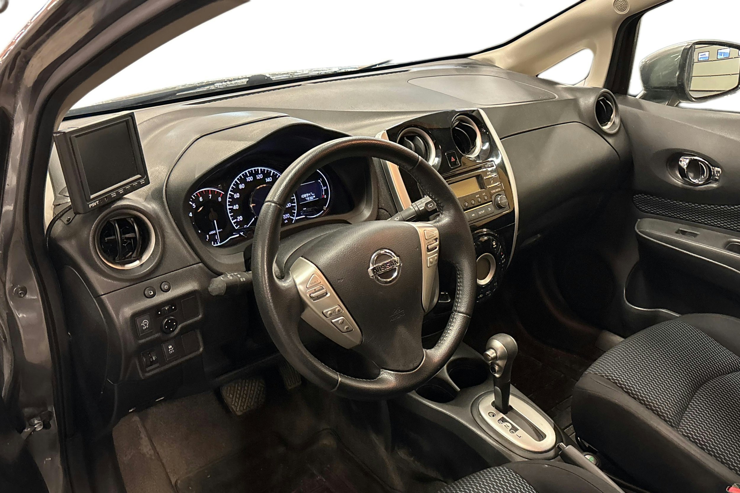 harmaa Nissan Note 2014 kuva 3.
