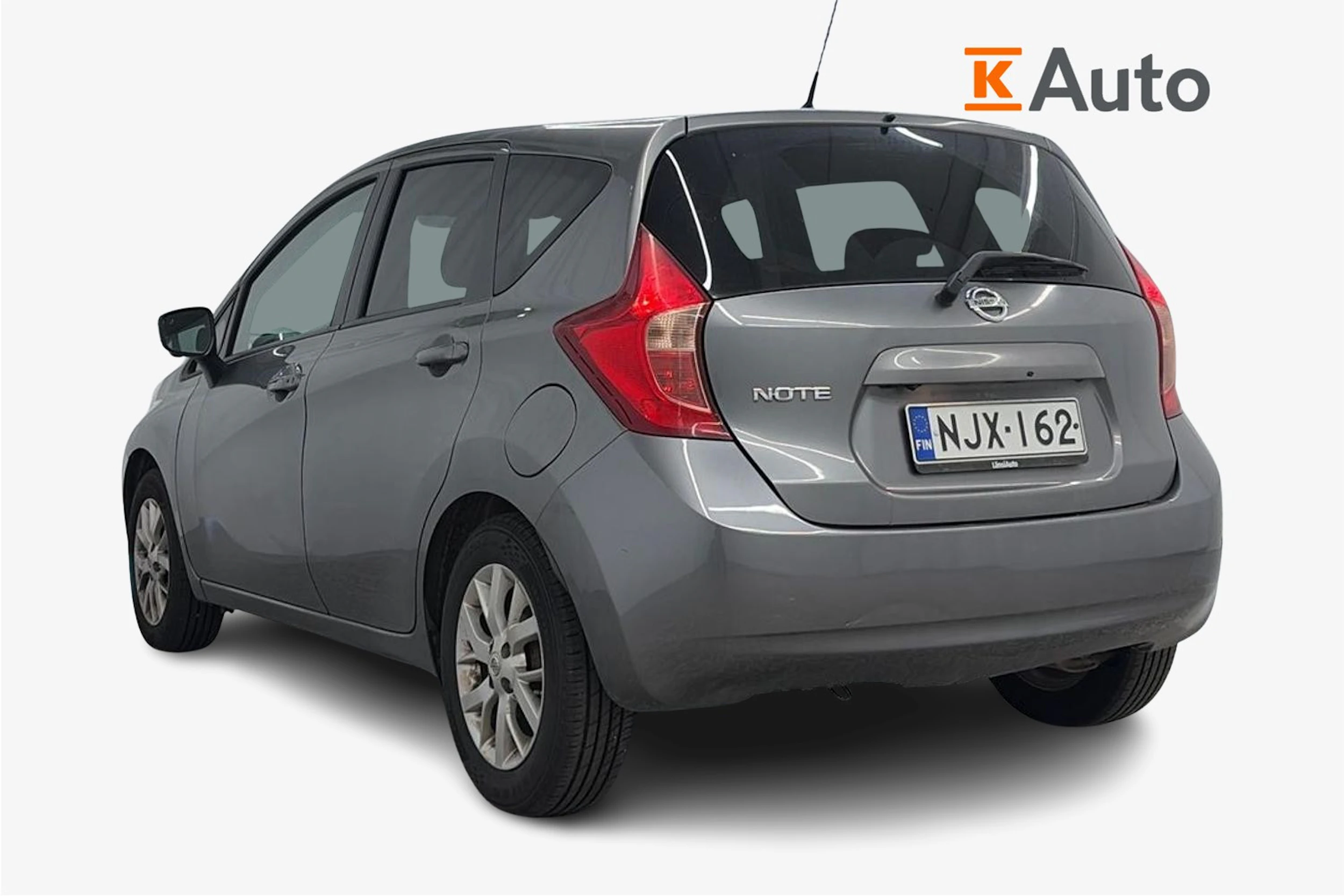 Harmaa Nissan Note 2015 kuva 2.