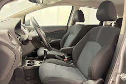 Harmaa Nissan Note 2015 kuva 12.