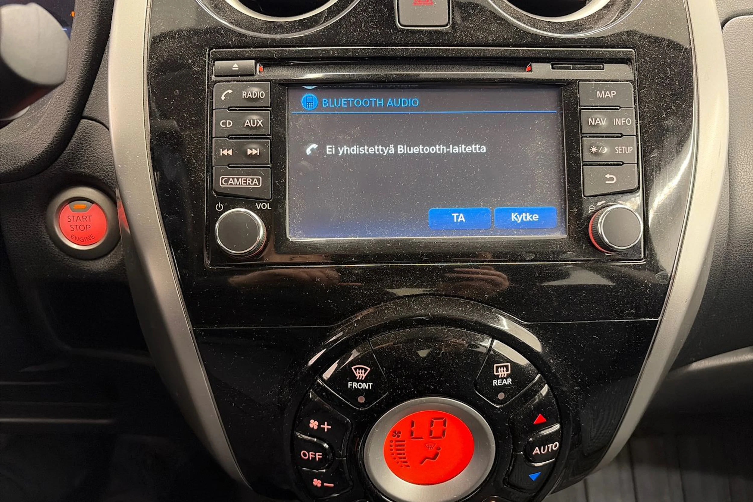 Harmaa Nissan Note 2015 kuva 18.
