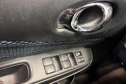 Harmaa Nissan Note 2015 kuva 23.