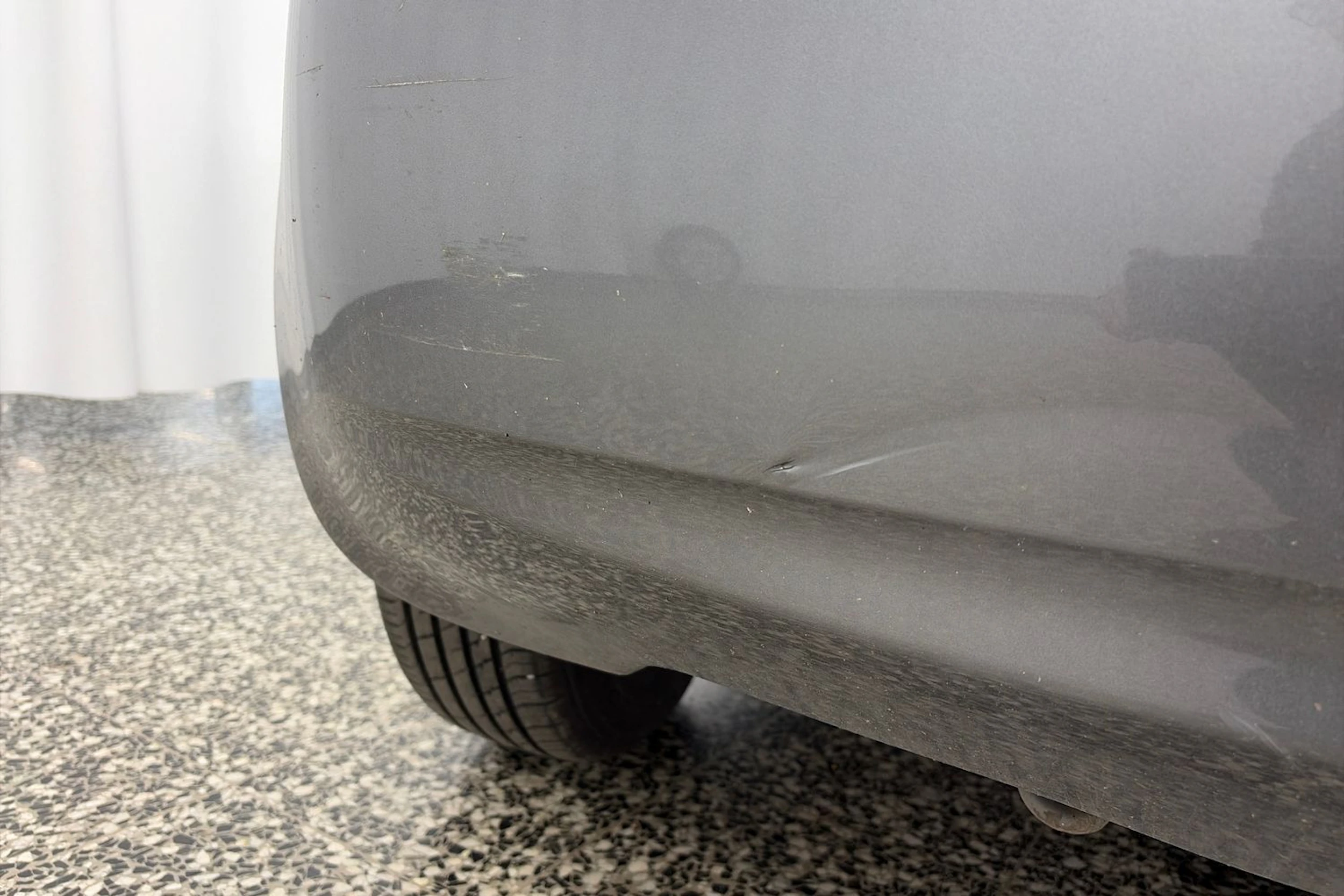 Harmaa Nissan Note 2015 kuva 27.
