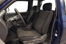 sininen Nissan NP300 2010 kuva 9.