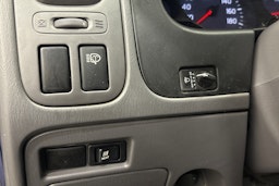 sininen Nissan NP300 2010 kuva 17.