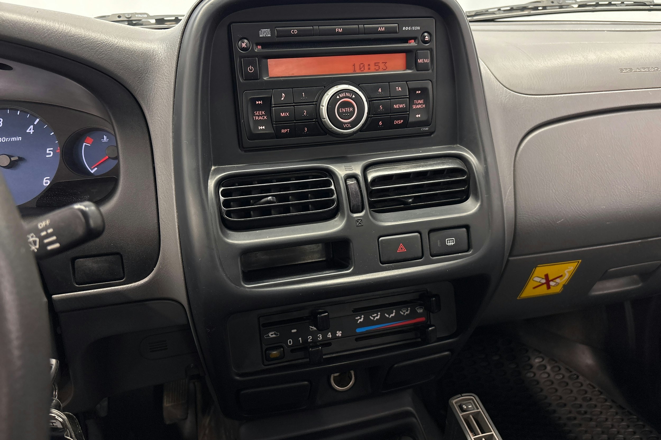 sininen Nissan NP300 2010 kuva 19.