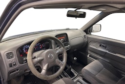 sininen Nissan NP300 2011 kuva 7.