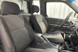sininen Nissan NP300 2011 kuva 10.