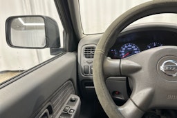 sininen Nissan NP300 2011 kuva 15.