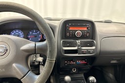 sininen Nissan NP300 2011 kuva 16.