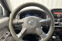 sininen Nissan NP300 2011 kuva 17.