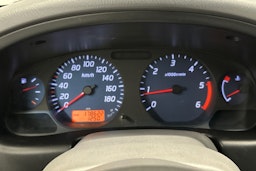 sininen Nissan NP300 2011 kuva 18.