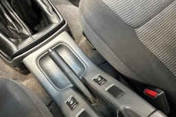 sininen Nissan NP300 2011 kuva 23.
