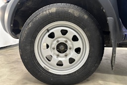 sininen Nissan NP300 2011 kuva 24.