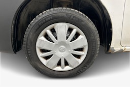 valkoinen Nissan NV200 2011 kuva 9.