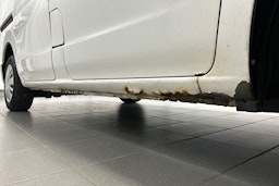 valkoinen Nissan NV200 2011 kuva 13.