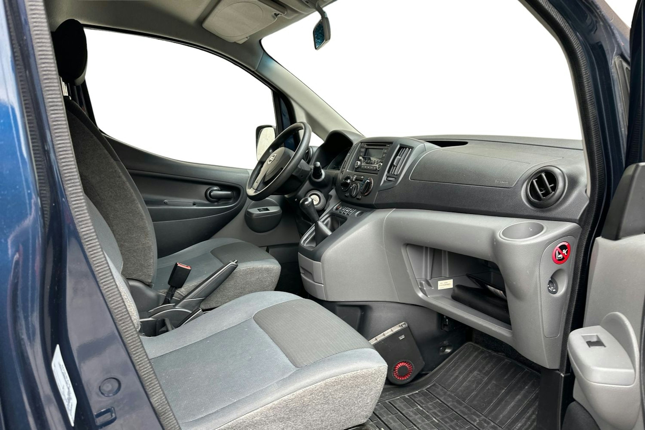 sininen Nissan NV200 2012 kuva 3.