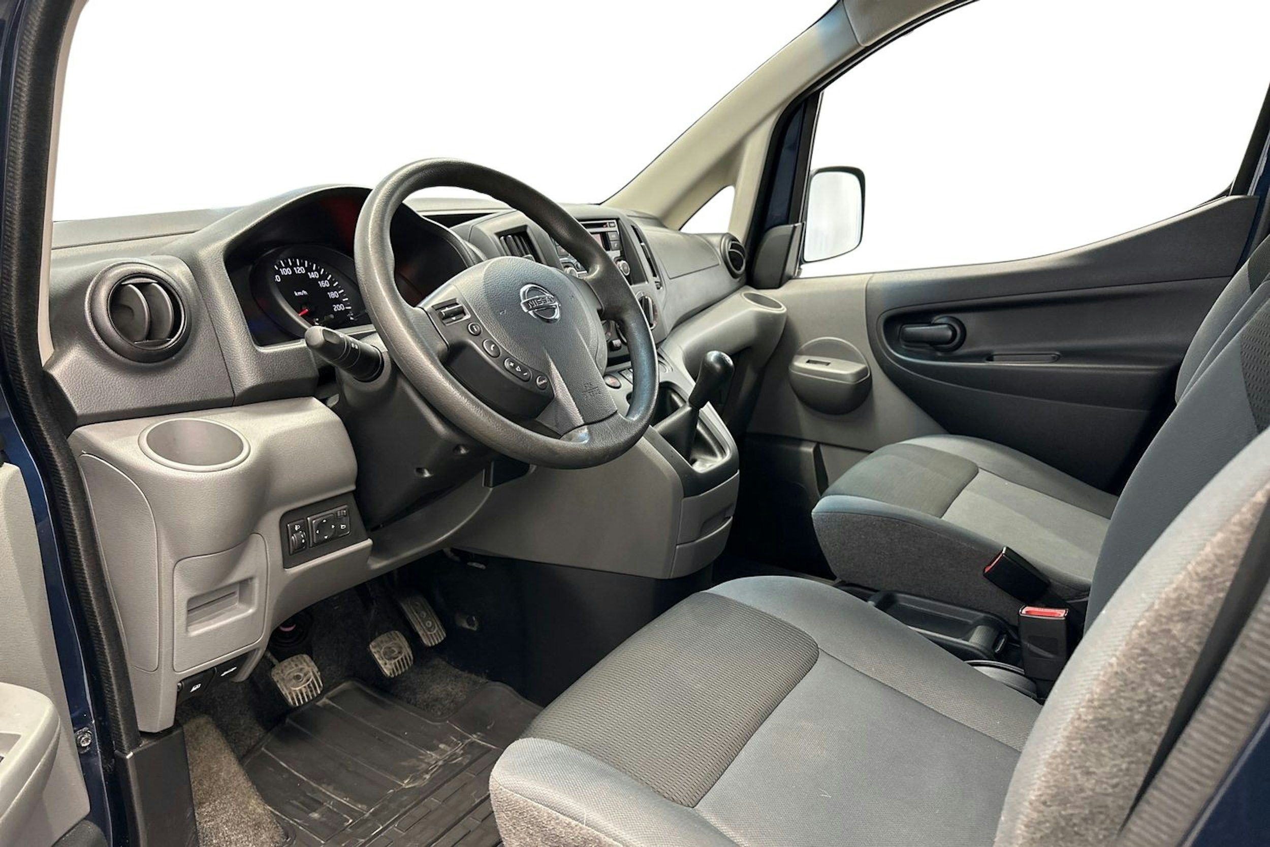 sininen Nissan NV200 2012 kuva 7.