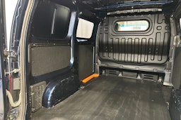 sininen Nissan NV200 2012 kuva 16.