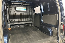 sininen Nissan NV200 2012 kuva 17.