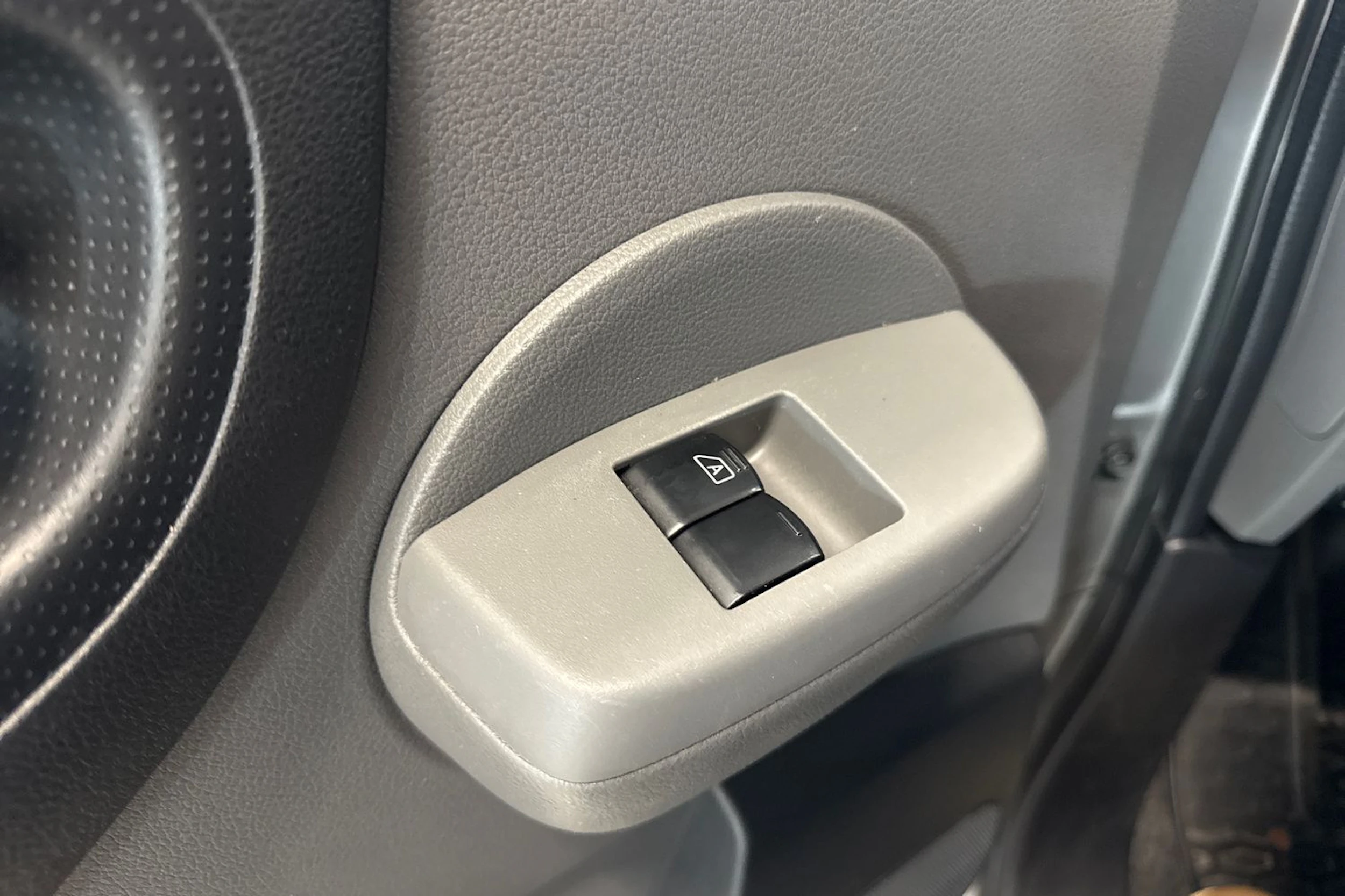 harmaa Nissan NV200 2013 kuva 19.