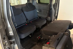 harmaa Nissan NV200 2013 kuva 22.