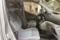 hopea Nissan NV200 2013 kuva 10.
